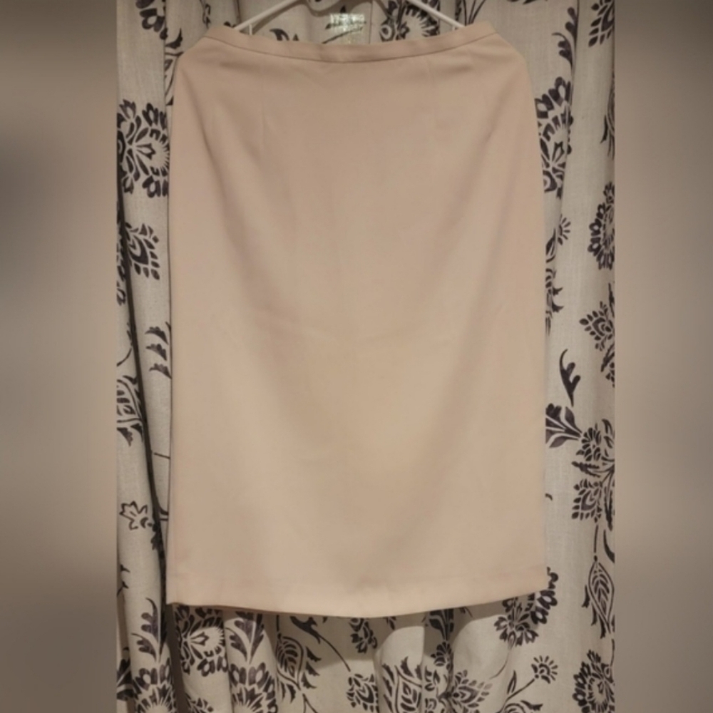 RARE Harve Benard pink pencil skirt size 8